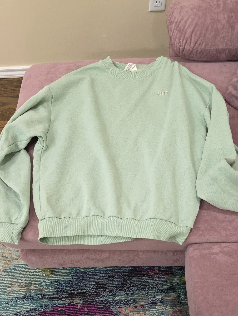 ALO Yoga Mint Green Crewneck Sweatshirt - Picture 1 of 1